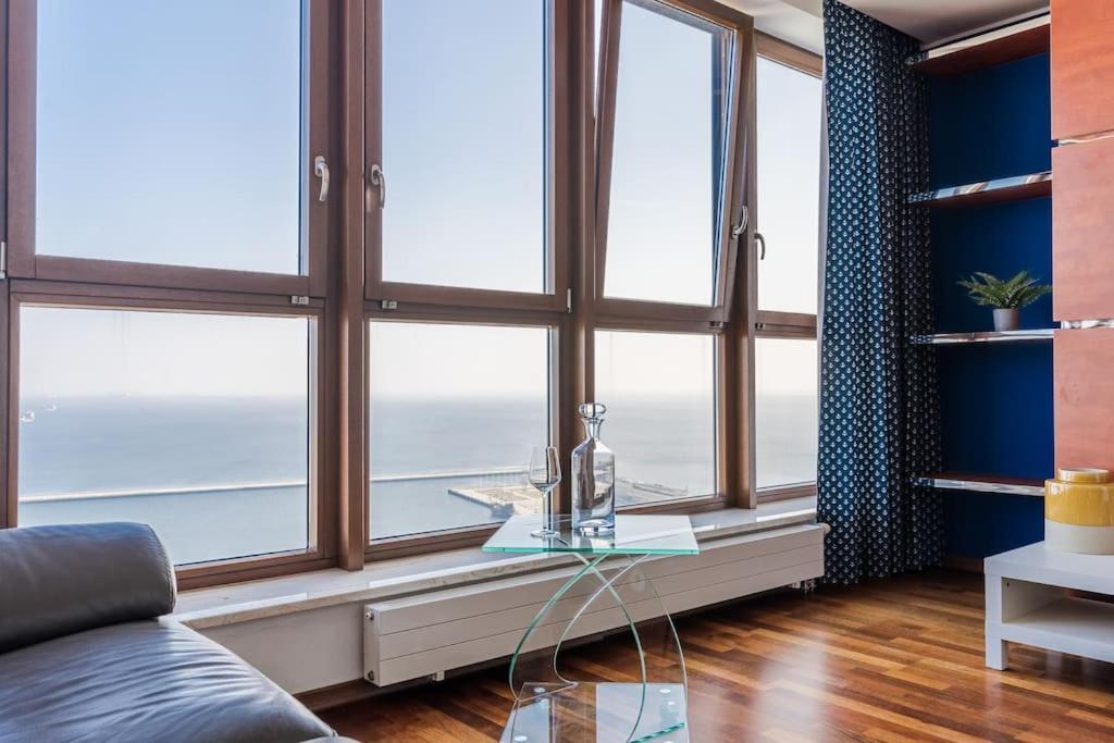 Golden Apartments An Hryniewickiego 6A Γκντίνια Εξωτερικό φωτογραφία